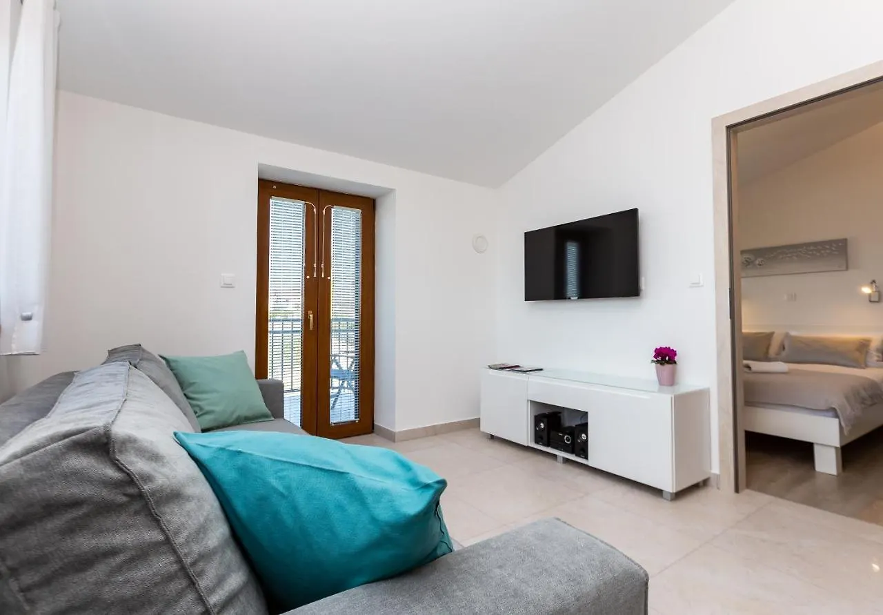Apartments Krusec 풀라