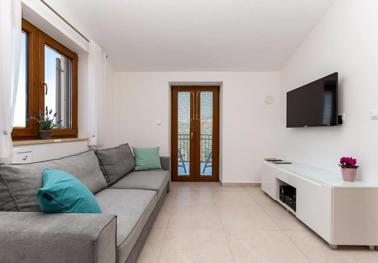Apartments Krusec 풀라